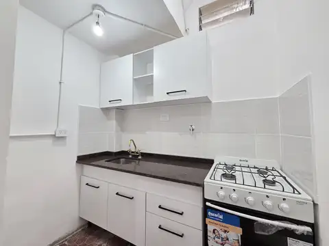 PH 2 AMBIENTES AL FRENTE RECICLADO A NUEVO CON BALCÓN TERRAZA