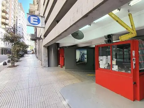 Muy Buena Cochera - Ingreso por Rampa - 