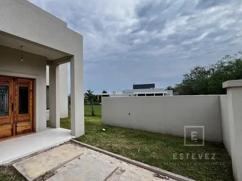 Casa 6 ambientes con 3 baños
