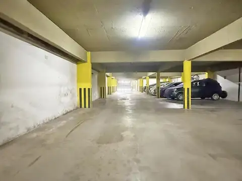 COCHERA  EN VENTA, CON PORTÒN AUTOMATIZADO EN ARROYITO!