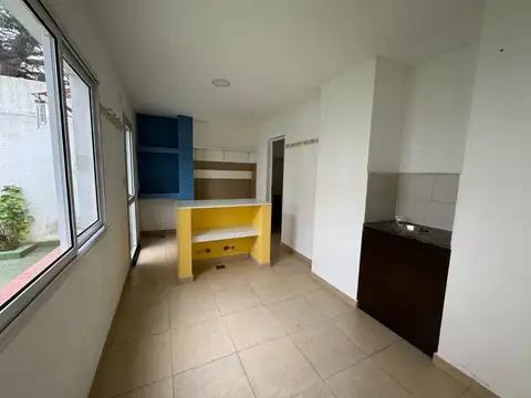 Local en Planta Baja. ALQUILER POR 12 MESES