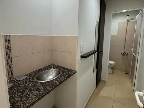 Local en Alquiler en Parque Luro, $ 960.000