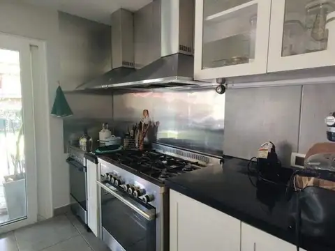 Casa en Venta con 5 cocheras