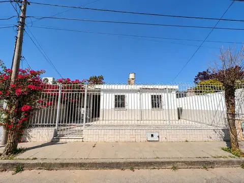 CASA EN VENTA MACROCENTRO ZONA MERCADO ARTESANAL