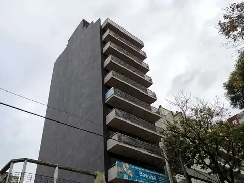 F Bucarelli 2400, Piso 1