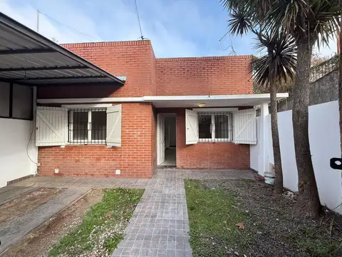 Casa en Alquiler en Hurlingham, $ 1.050.000