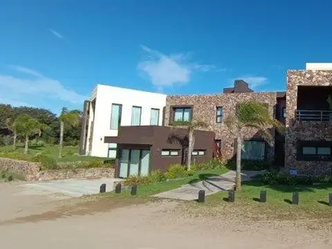 Casa en venta - 7 Dormitorios 9 Baños - Pinamar