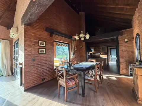 VENTA CASA 5 AMB PRADERAS DE LUJAN TODO A NUEVO