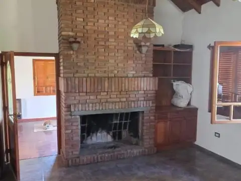Casa 3 ambientes con 1 baño