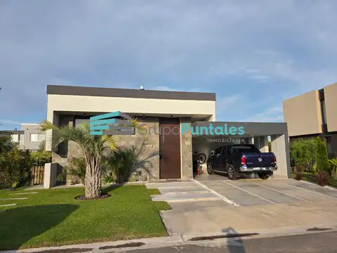 Casa en 1 planta en Barrio Lagos de Canning con 3 Dormitorios y Piscina