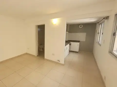 Departamento en Alquiler en Castelar Norte, $ 550.000