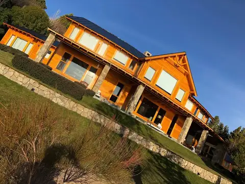 Casa 10 ambientes con 8 baños