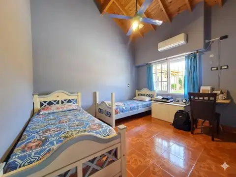 6 AMBIENTES JARDIN PILETA QUINCHO PARRILLA COCHERA