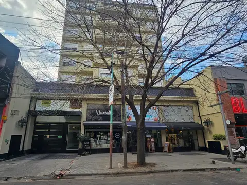 Alquiler Departamento de 3 ambientes con Cochera