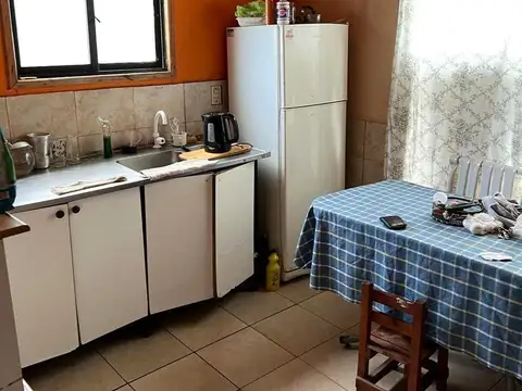 Lote Con Mejoras En Venta  - Francisco Alvarez, Moreno