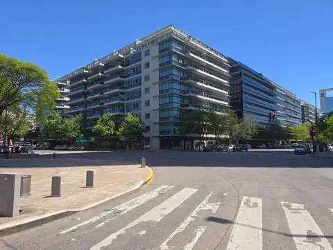 Oficina en Alquiler con 1 cochera