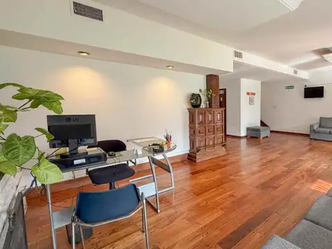 Casa 8 ambientes con 1 baño