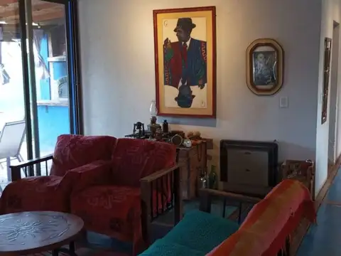 Casa 6 ambientes con 2 baños
