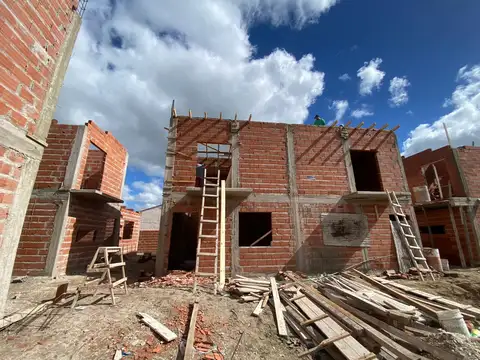 Duplex en Construccion de 3 y 4 ambientes. Gran oportunidad!