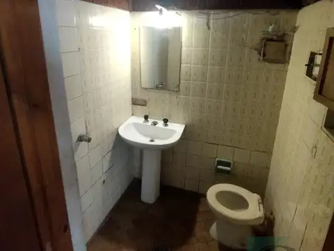 Posible 3 ambientes  -  ideal pareja con hijo Lanús Oeste