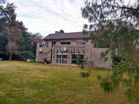 Amplia y muy luminosa Casa en Club de Campo EL MORO 