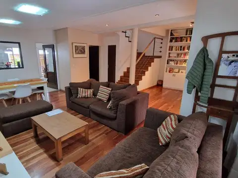 CASA/4 AMBIENTES/PATIO/PARRILLA/PILETETA Y TERRAZA