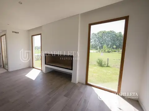 Casa 5 ambientes con 4 baños