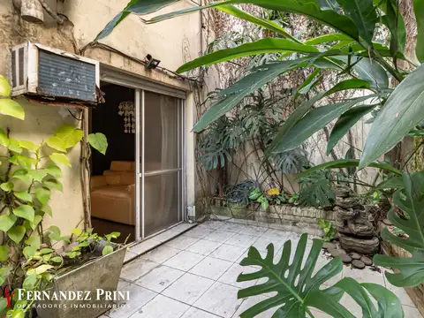 Monoambiente amoblado con patio