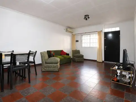 Depto Tipo Casa en Venta en Villa Maipú, USD 110.000