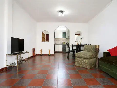 Depto Tipo Casa 3 ambientes con 2 baños