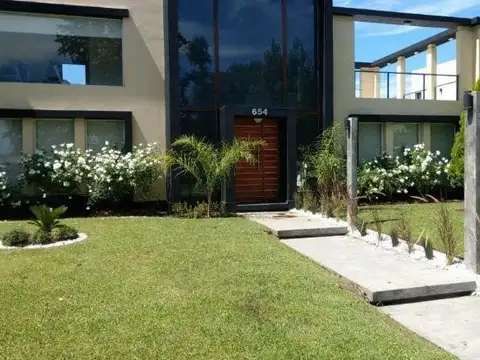Casa en Alquiler en Haras Santa Maria, USD 1.800
