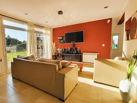 Casa 3 ambientes con 4 baños
