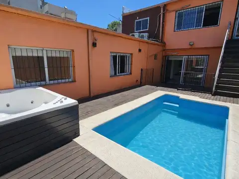 VENTA PH 4 AMB PILETA Y QUINCHO PARQUE AVELLANEDA
