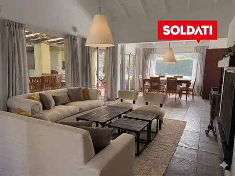 Barrio El portillo, bajada patricias argentinas, casa en venta.