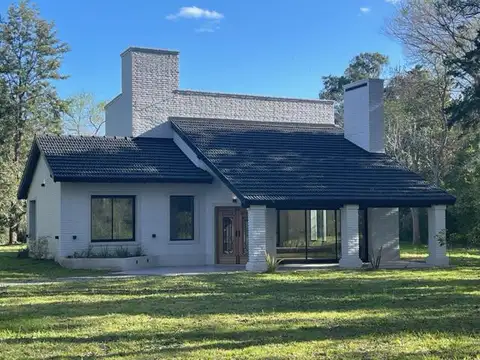 CASA TOTALMENTE REMODELADA EN VENTA CC.EL MORO - MARCOS PAZ