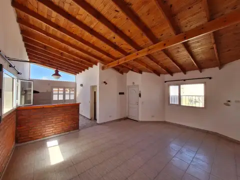 Casa 4 ambientes con 1 baño