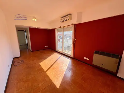 S/Piso 3 amb cochera cubierta. Cfte. Con balcón.