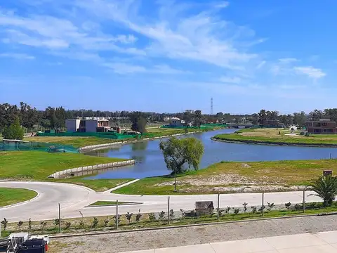 LOTE EN LAGUNA GRANDE VILLANUEVA