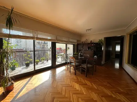 Venta departamento 5 ambientes con dependencia, cochera y baulera en Caballito