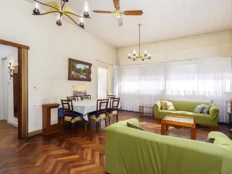 Venta Dpto SemiPiso 4Amb dos balcones. Apto prof.
