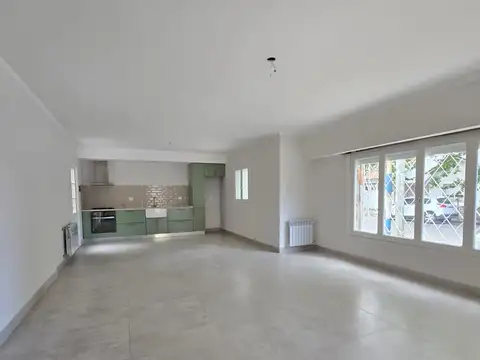 Chalet en Venta con Parque y garage Quincho. Barrio San Jose