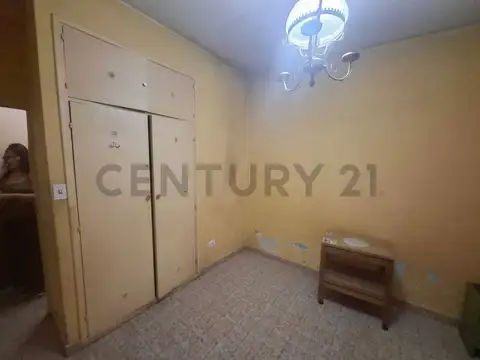 Casa 6 ambientes con 1 baño