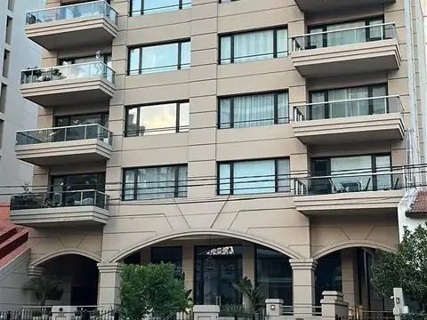 Semipiso de 2 dormitorios + Cochera en Venta - Alem 127