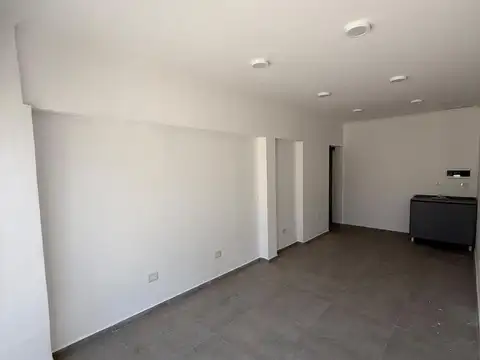 Local en Alquiler en Villa Gobernador Galvez, $ 600.000