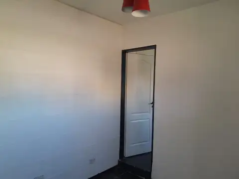 Casa en Alquiler en Temperley, $ 400.000