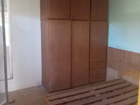 Casa 10 ambientes con 1 baño