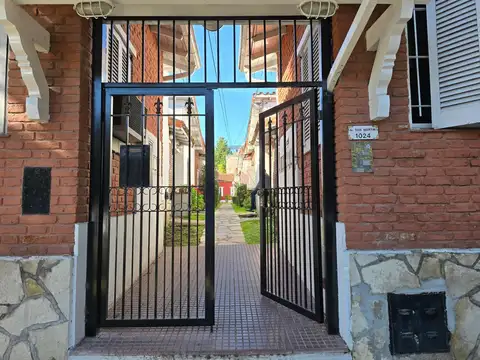 Alquiler PH 3 amb patio en excelente zona Vte López