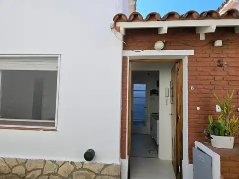 Depto Tipo Casa en Alquiler de 2 dormitorios