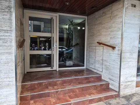 E. De Palestina 1100, Piso 4