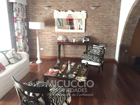 Casa en Venta con 1 cochera